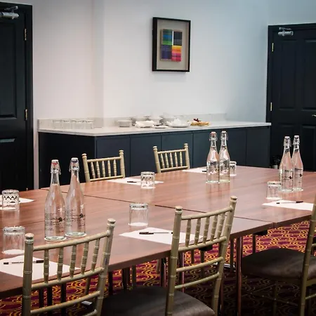 Cork's Vienna Woods Hotel&villas