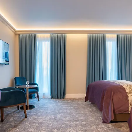 Cork's Vienna Woods Hotel&villas Hotel 4*