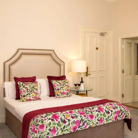 Cork's Vienna Woods & Hotell Cork