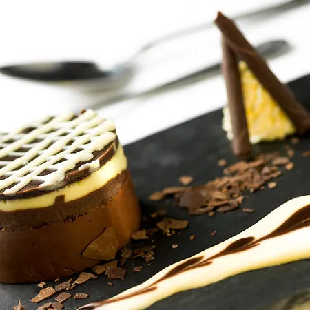 Cork's Vienna Woods & 4*