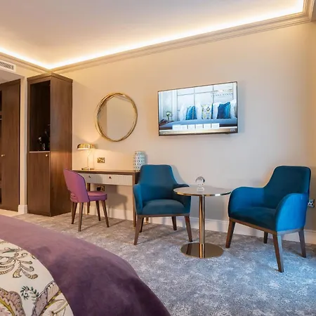 Hotel Cork's Vienna Woods & Cork