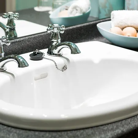 호텔 Cork's Vienna Woods & 4*