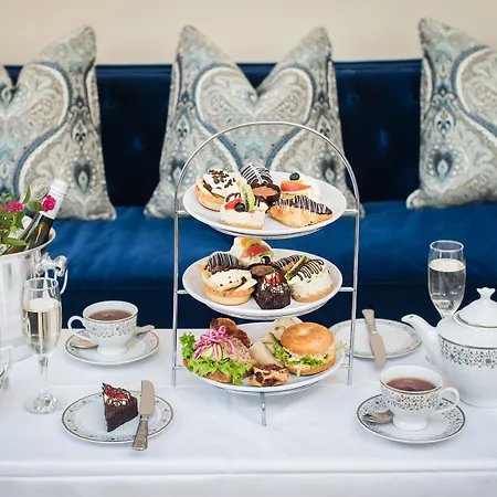 Cork's Vienna Woods & 4*