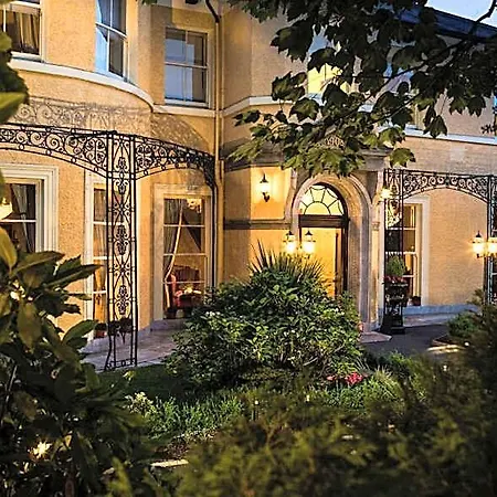 Hotell Cork's Vienna Woods &