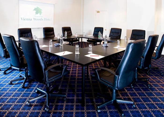 Отель Cork's Vienna Woods &