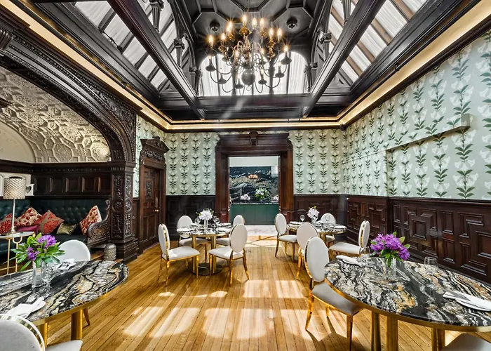 Cork's Vienna Woods & 4*