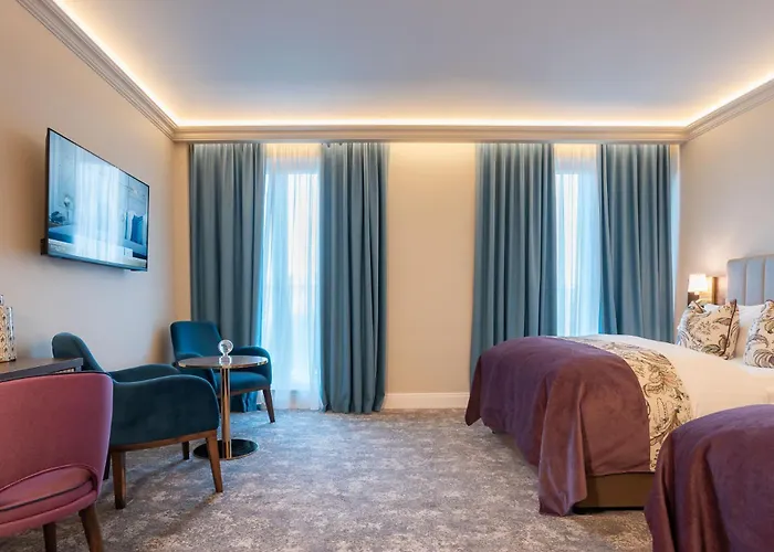 Cork's Vienna Woods & Hotel 4*