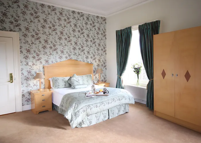 Cork's Vienna Woods & 4*