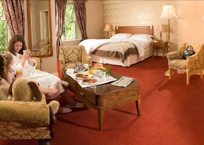 Отель Cork's Vienna Woods & Корк