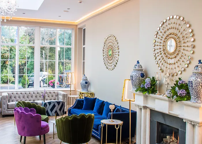 Отель Cork's Vienna Woods & 4*