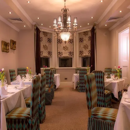 Vienna Woods Hotel 4*