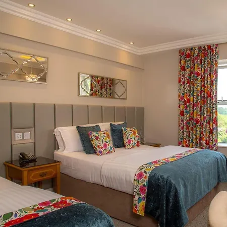 Vienna Woods Hotel 4*