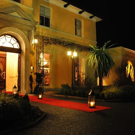 Cork's Vienna Woods & Hotel 4*