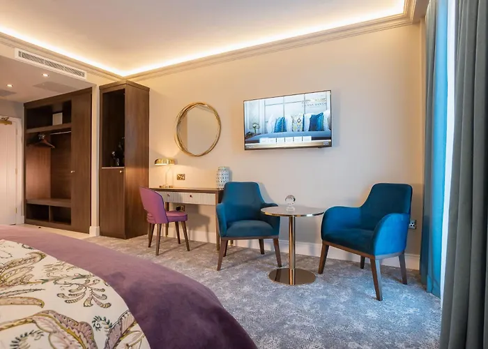 Hotel Cork's Vienna Woods & Cork